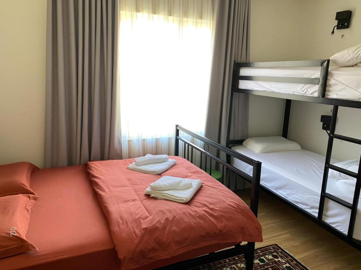 Vanilla Sky Boutique Hostel Тирана Екстериор снимка