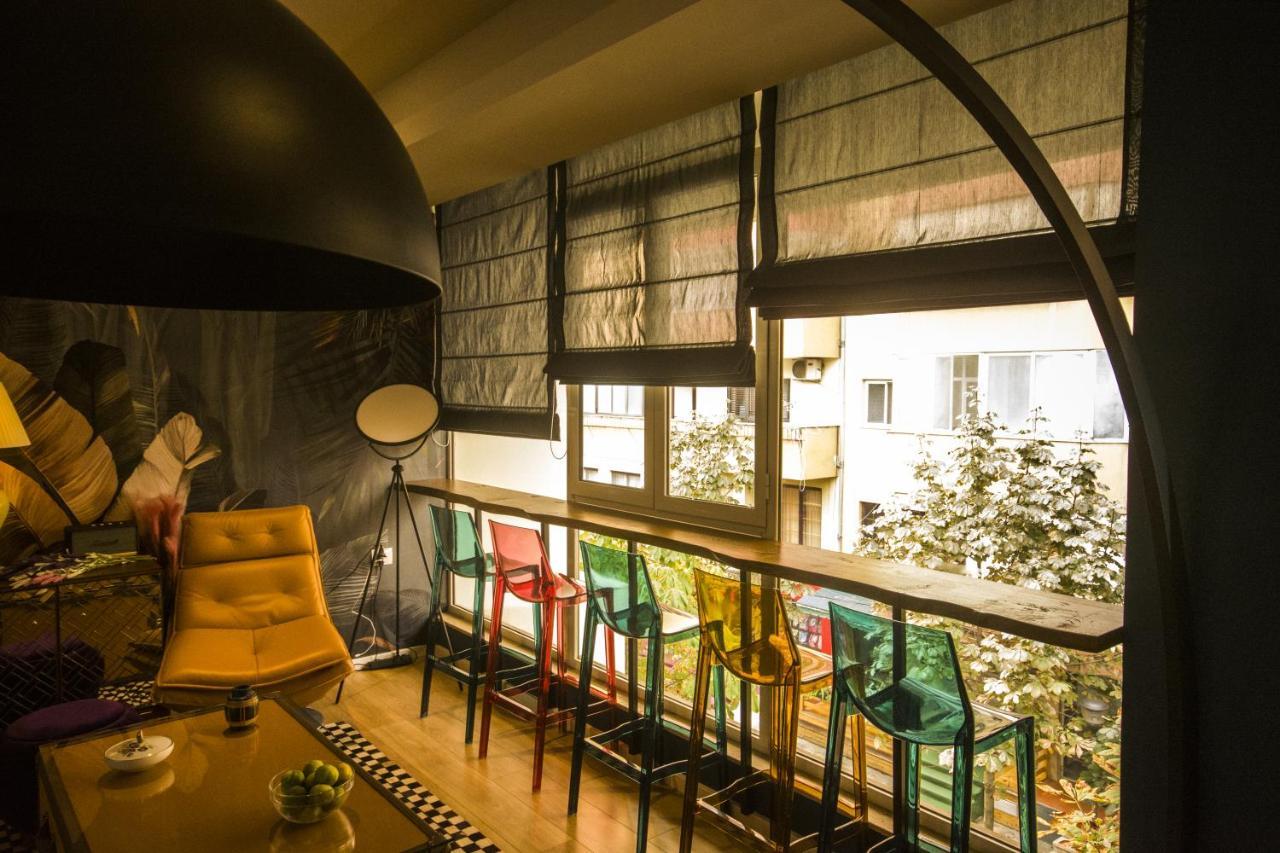 Vanilla Sky Boutique Hostel Тирана Екстериор снимка