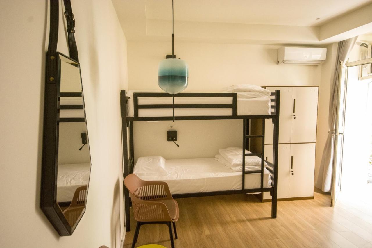 Vanilla Sky Boutique Hostel Тирана Екстериор снимка